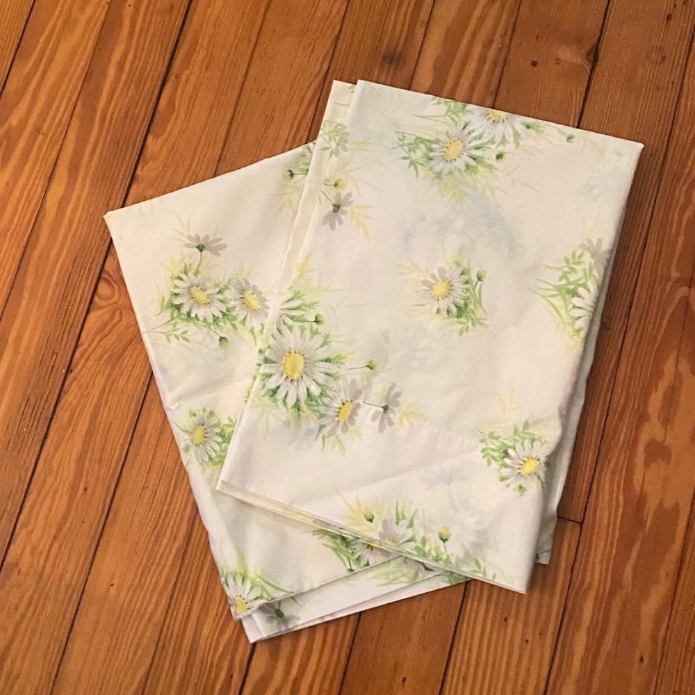 Vtg 70's Daisy‎ Floral Pillowcases Set of 2 White Yellow Green Cottagecore Retro